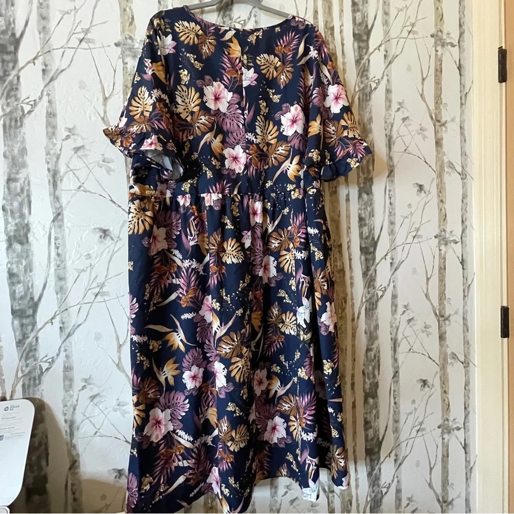 🚨Bloom Chic Floral Dress 22-24 oversized P2P - 30" W-25.5” L; 49'’ - Picture 8 of 8